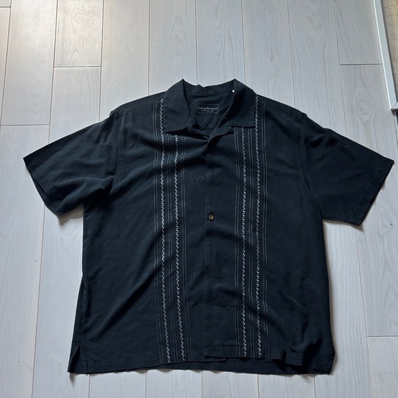 Tommy Bahama Black Graphic Men's Shirt - Picture 5 of 6